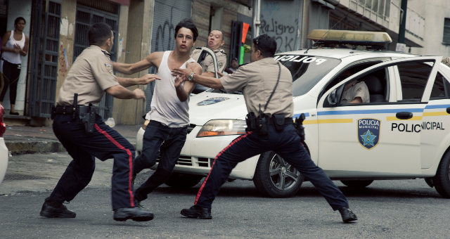 Caracas | Film 2015 -- Stream, DVD, Queer Cinema, LGBT, Schwul -- FILMBILDER 06