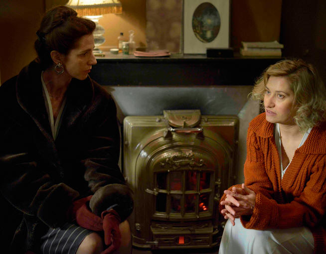 Violette (2013) -- Still 1