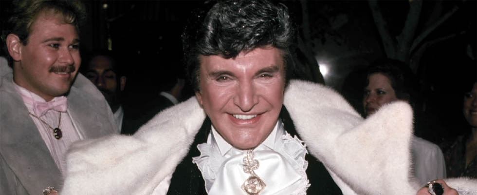 Look Me Over – Liberace (2020)
